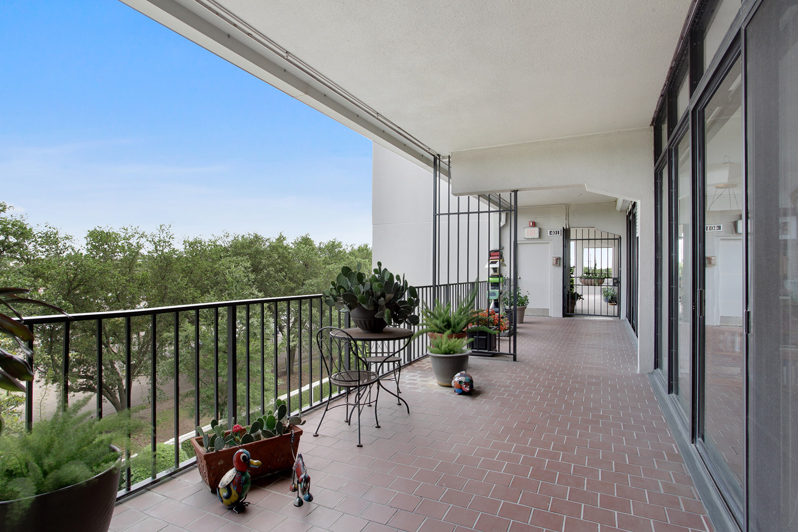 About 123 Walnut Condominiums